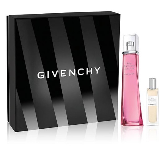 Meet your Posher, Fatima sana - Picture 1 of 1